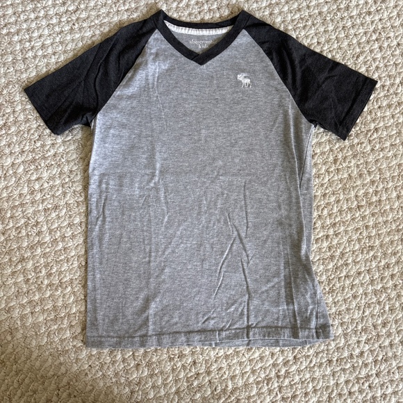 Abercrombie kids - boys tshirts size 11/12 - Picture 6 of 7